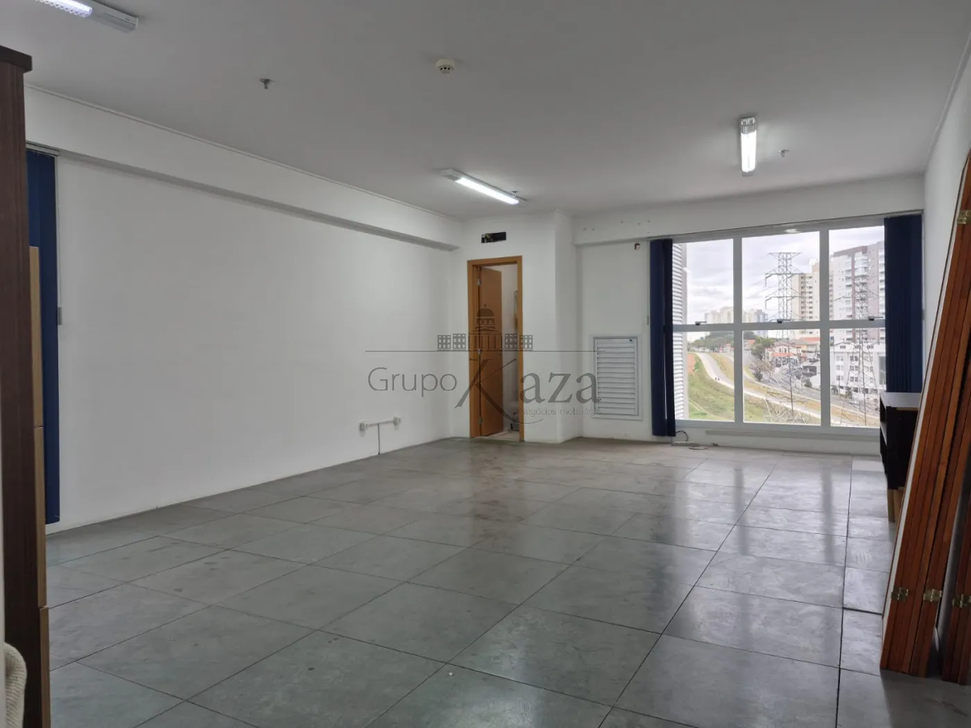 Foto 1 de Comercial Condomínio em Jardim São Dimas, São José dos Campos - imagem 1 Foto 1 de Comercial Condomínio em Jardim São Dimas, São José dos Campos - imagem 1