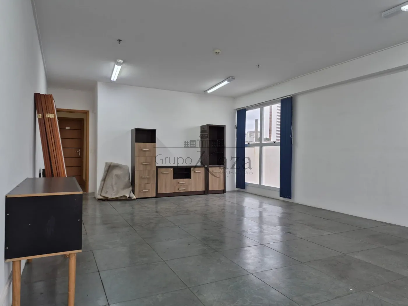 Foto 2 de Comercial Condomínio em Jardim São Dimas, São José dos Campos - imagem 2 Foto 2 de Comercial Condomínio em Jardim São Dimas, São José dos Campos - imagem 2