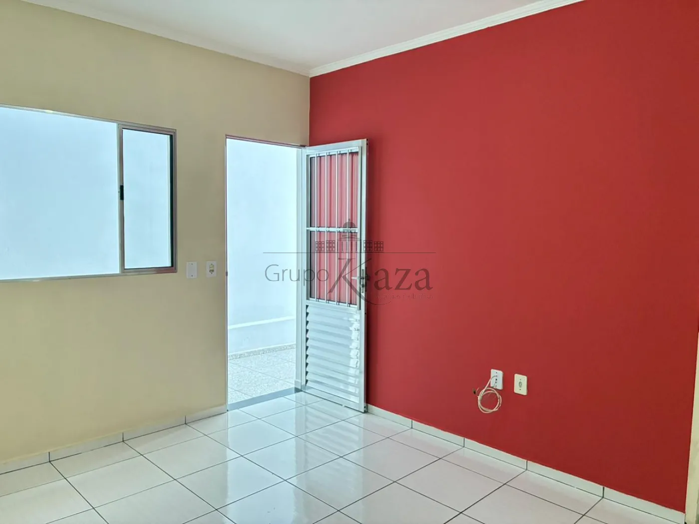 Foto 1 de Casa Padrão em Jardim Sant`Anna do Pedregulho, Jacareí - imagem 1