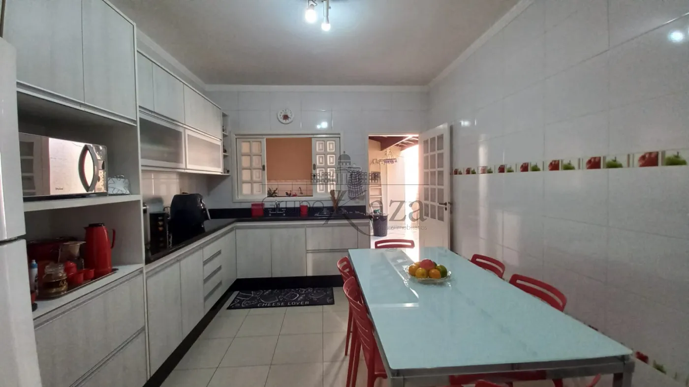 Foto 4 de Casa Sobrado em Bosque dos Eucaliptos, São José dos Campos - imagem 4