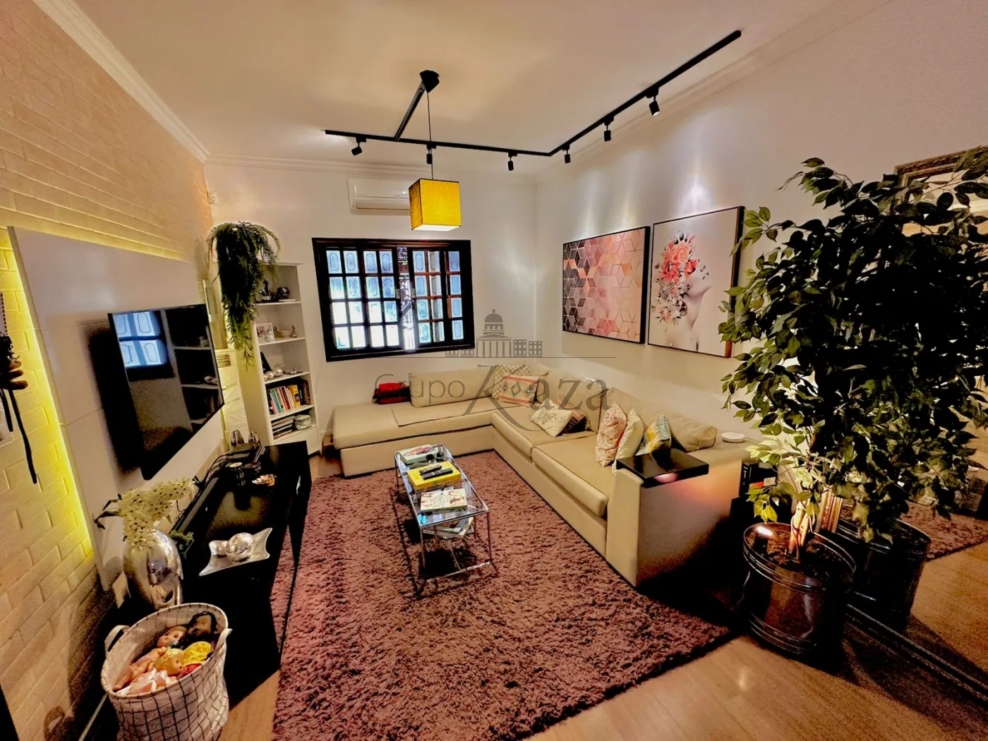 Foto 1 de Casa Sobrado em Bosque dos Eucaliptos, São José dos Campos - imagem 1 Foto 1 de Casa Sobrado em Bosque dos Eucaliptos, São José dos Campos - imagem 1