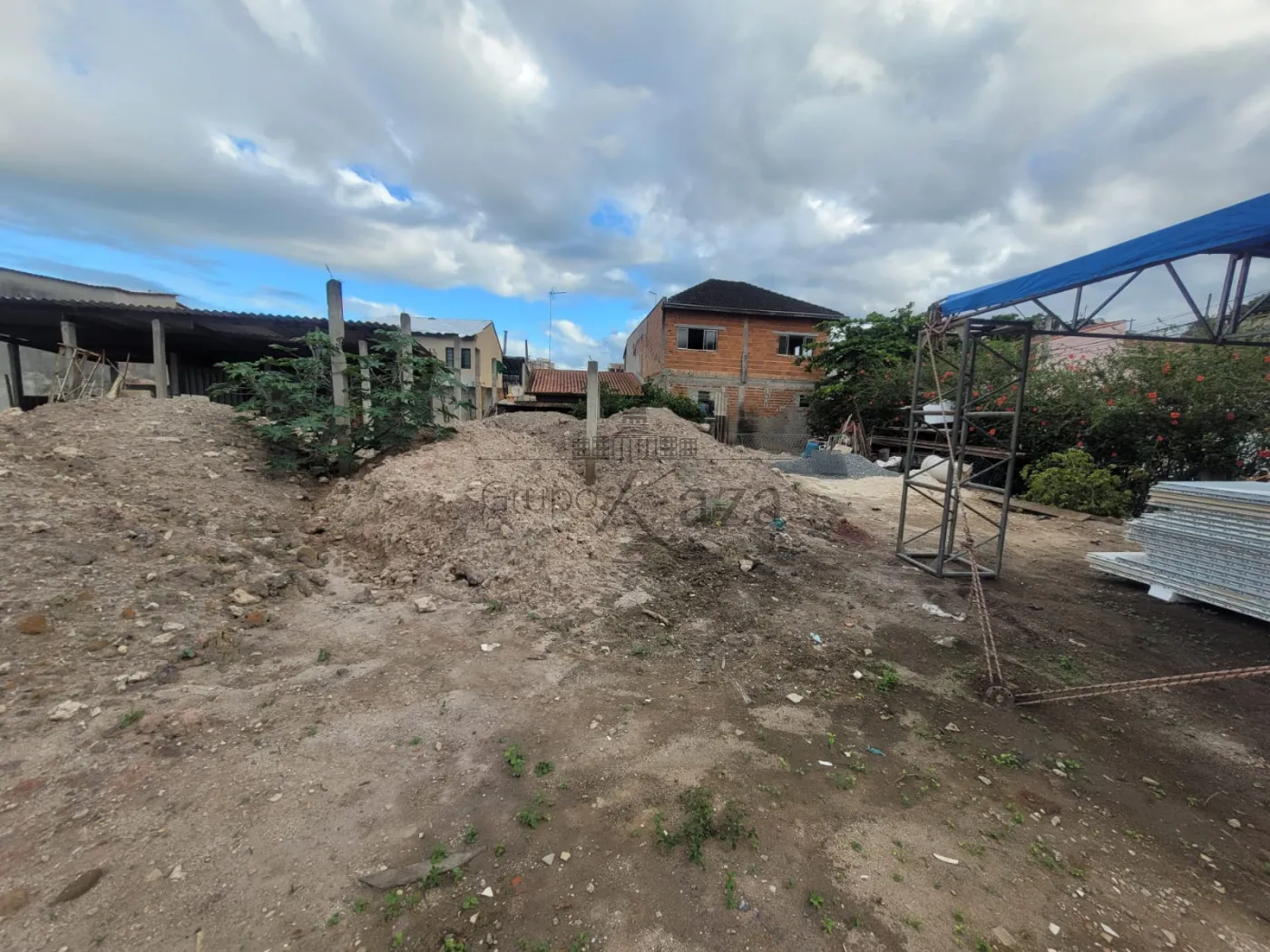 Foto 2 de Terreno Padrão em Vila São Benedito, São José dos Campos - imagem 2 Foto 2 de Terreno Padrão em Vila São Benedito, São José dos Campos - imagem 2