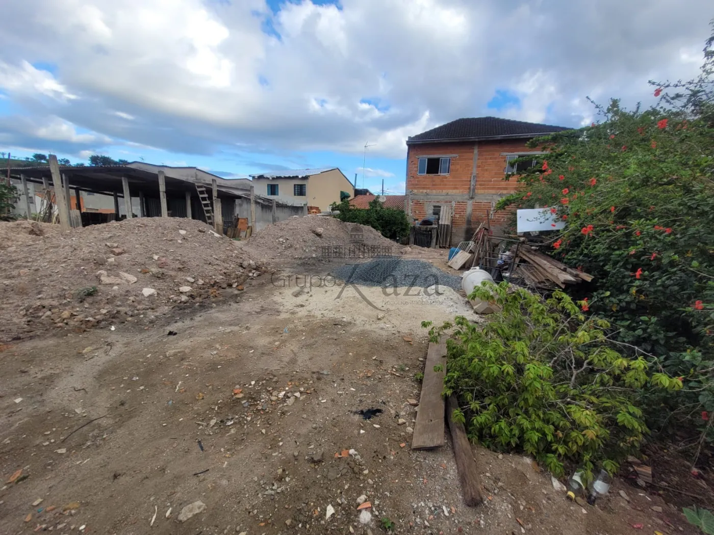 Foto 1 de Terreno Padrão em Vila São Benedito, São José dos Campos - imagem 1 Foto 1 de Terreno Padrão em Vila São Benedito, São José dos Campos - imagem 1